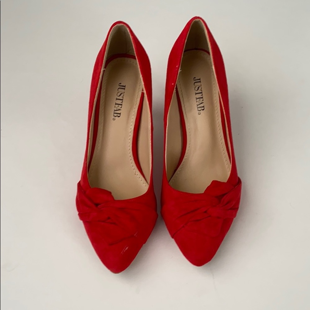 The red classic pump. The Perfect Holiday Heel.